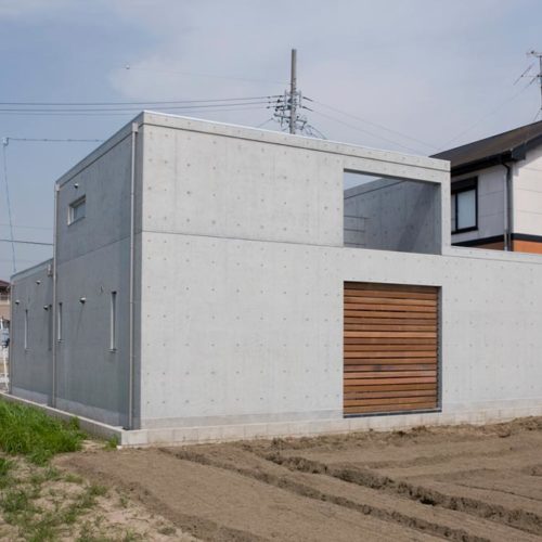 中庭とロフトのある平屋の家 愛知県江南市 名古屋市 一宮市で新築木造 Rcコンクリート のデザイン注文住宅 一戸建てを建てる地域密着の工務店 ホームアンドニコ 安井建設 中庭とロフトのある平屋の家 愛知県江南市 名古屋市 一宮市で新築木造 Rcコンクリート のデザイン注文住宅 一戸建てを建てる地域密着の工務店 ホームアンドニコ 安井建設